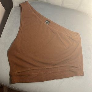 One shoulder crop top